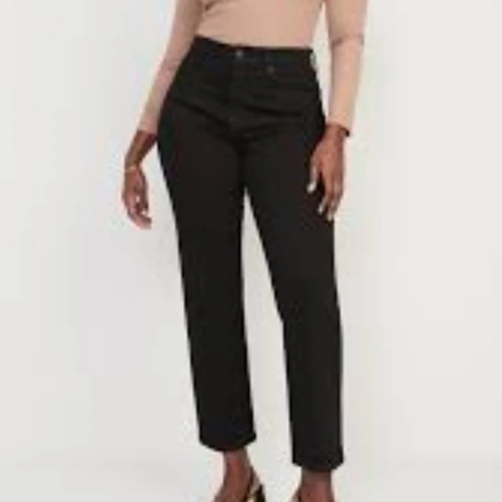 NWT Women's Old Navy Extra High-Rise Sky-Hi Straight Jeans - Picture 4 of 6